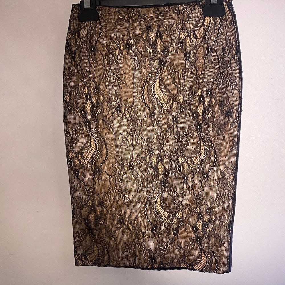 Chic Lace Overlay Pencil Skirt - Black and Tan